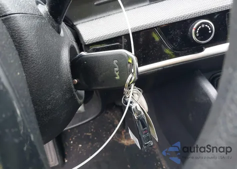 2023 Kia Sportage Lx z USA, uszkodzony, nr VIN KNDPU3AF9P7042644